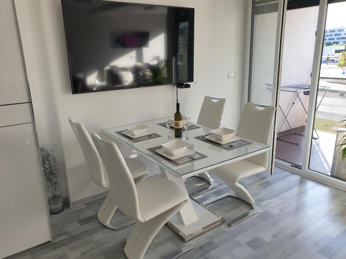 Apartment Val Копер Екстериор снимка