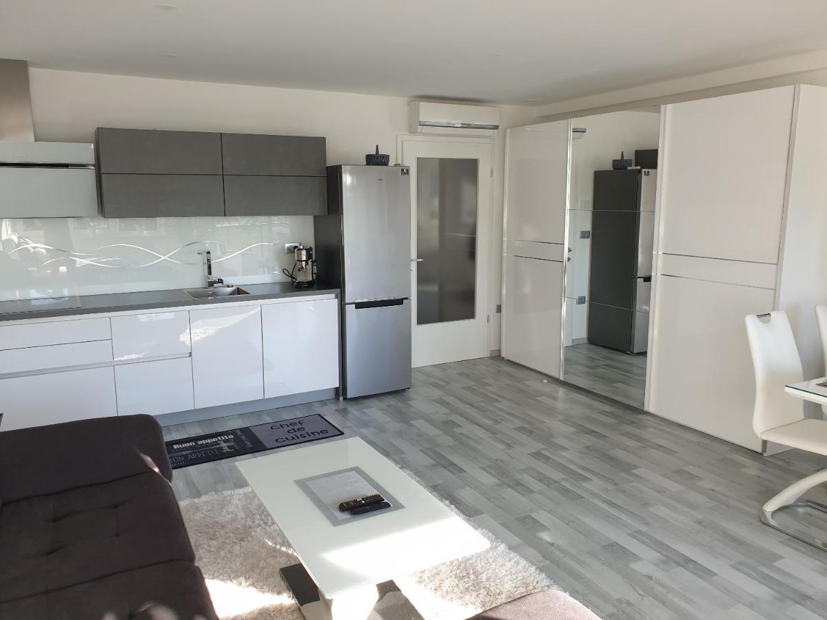 Apartment Val Копер Екстериор снимка